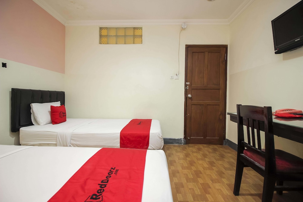 Reddoorz Near Bethesda Manado 18/25