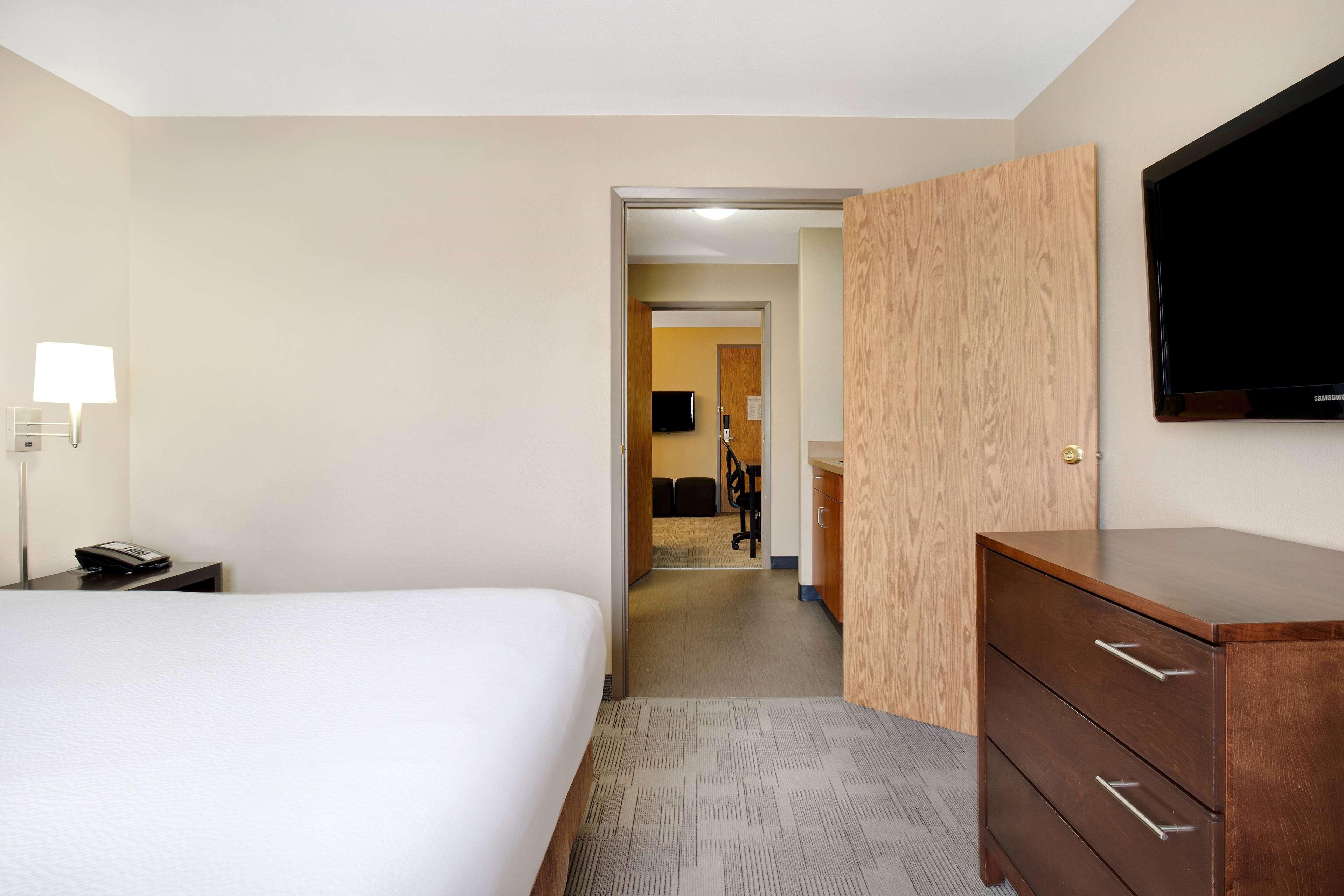 Efficiency, King Bed