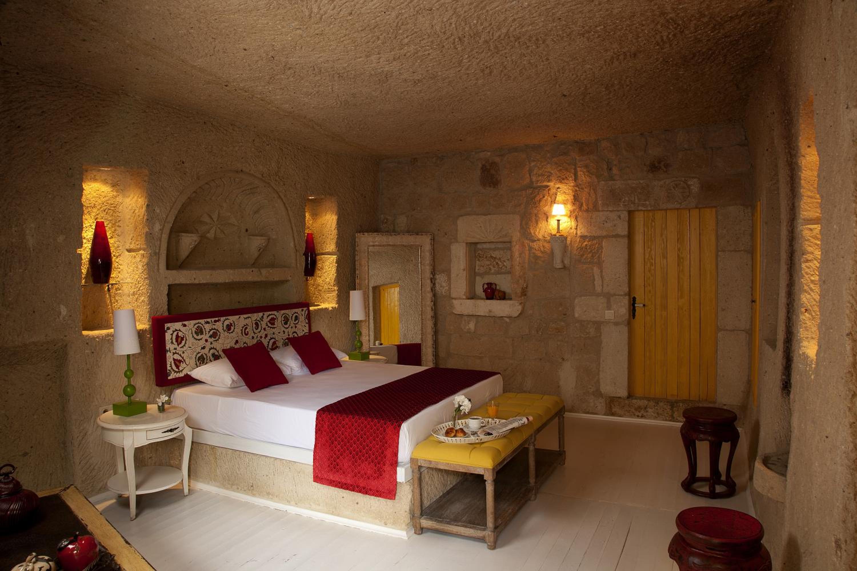 جناح، Hezen Cave Hotel 3/5