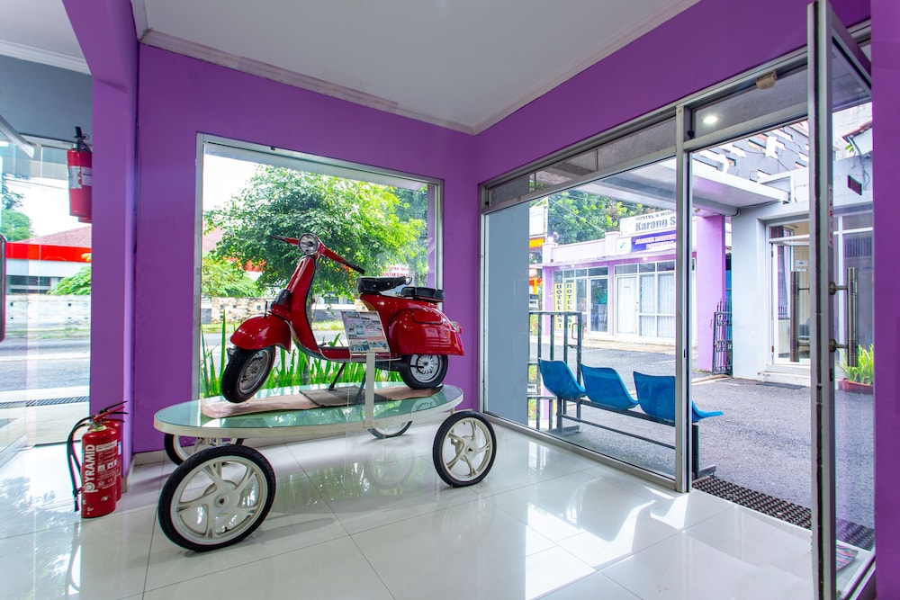 OYO 3042 Griya Karangsalam Indah 18/21