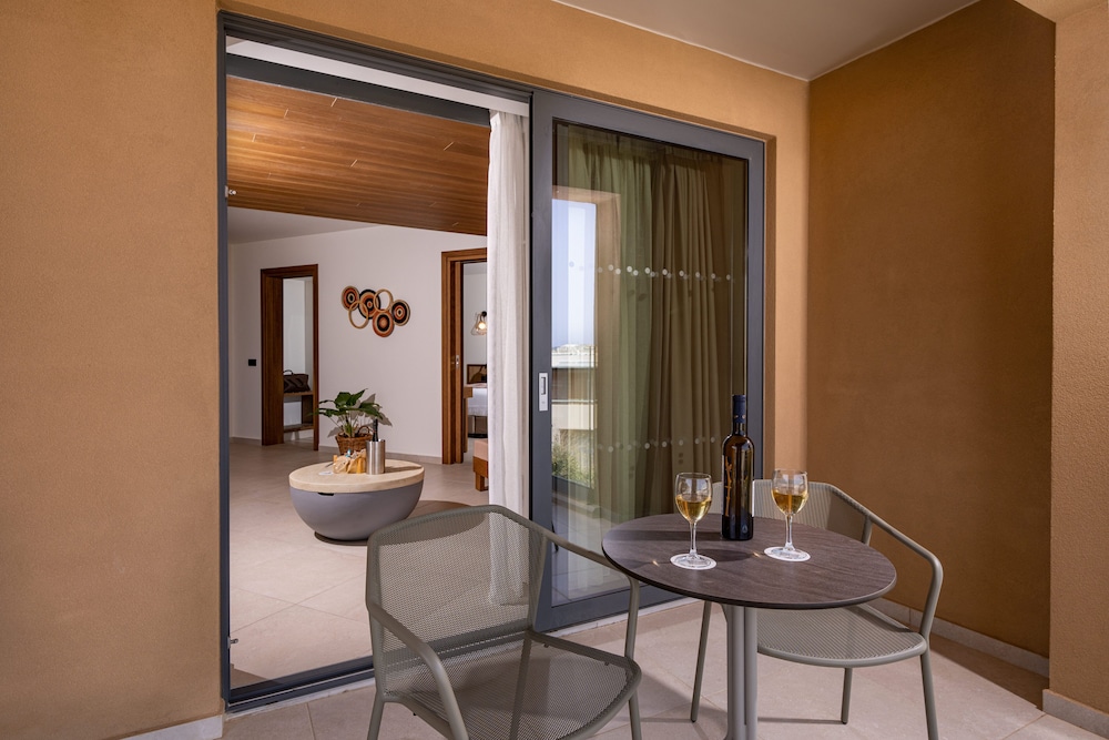 Minos Ambassador Suites Spa 50/50