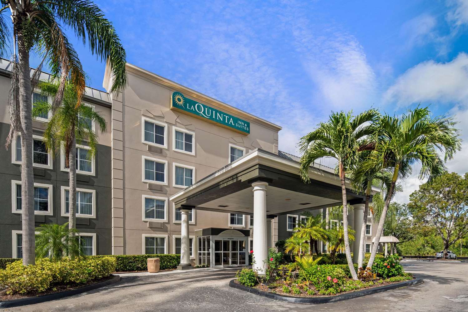 La Quinta Inn & Suites by Wyndham Naples East I-75 38/45