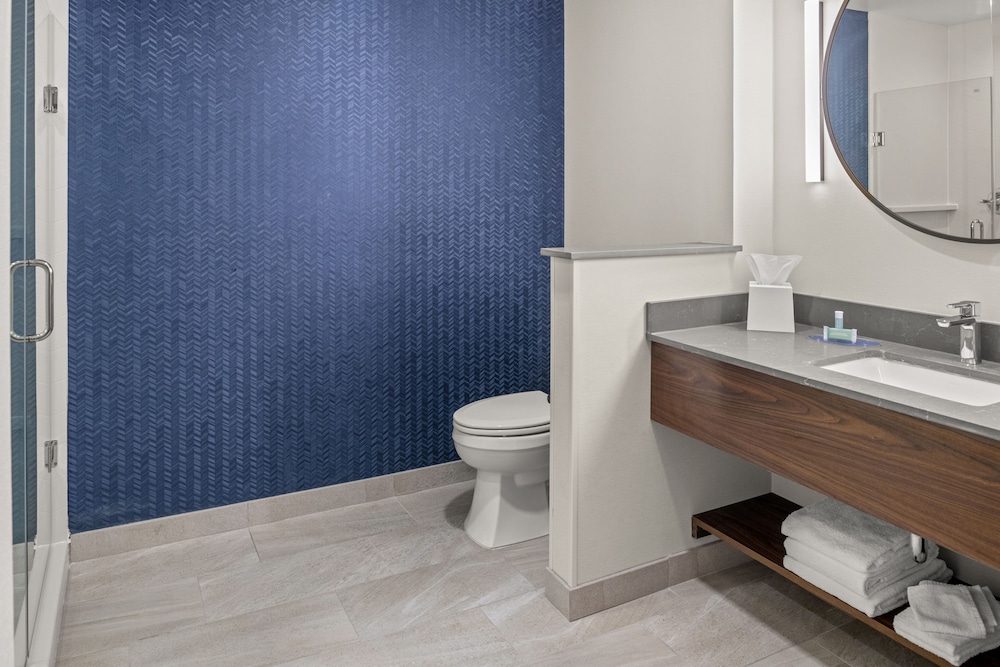 Fairfield Inn & Suites by Marriott Sacramento Winters 44/50
