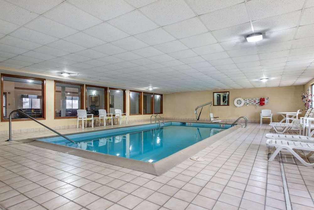 Quality Inn & Suites Lebanon I-65 14/38