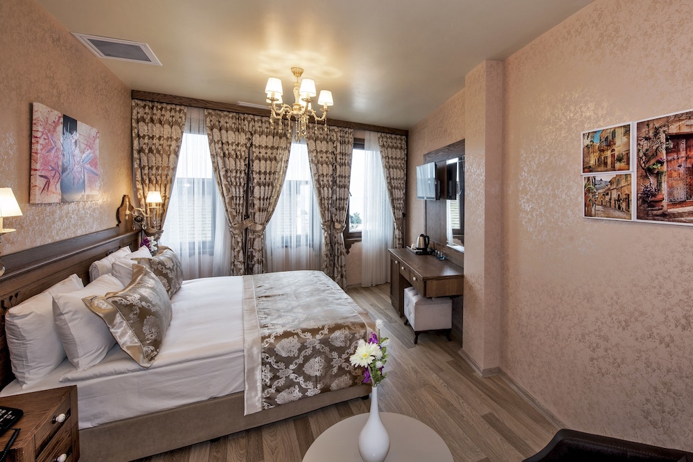Perapolis Hotel 40/66
