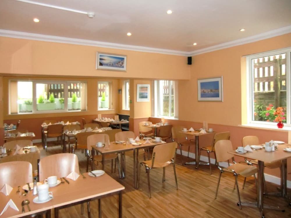 Brooklands Hotel Bed And Breakfast Bournemouth 18/32