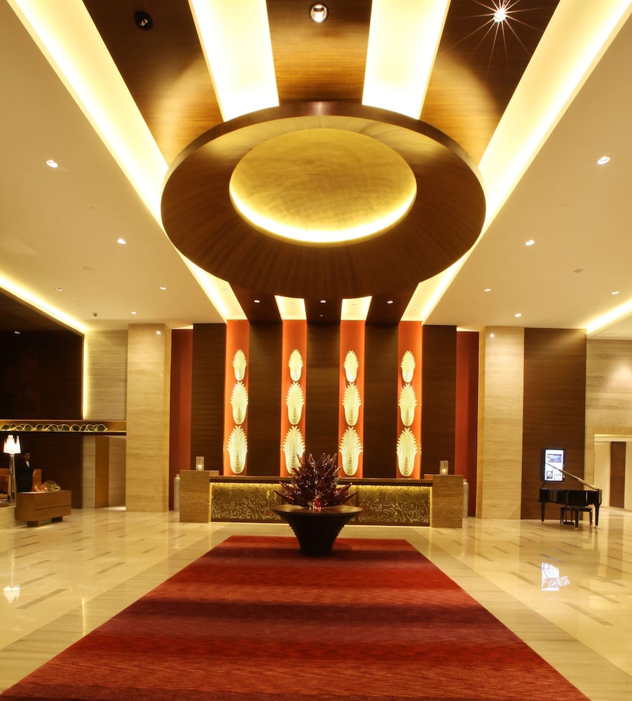 Hyatt Pune 10/70