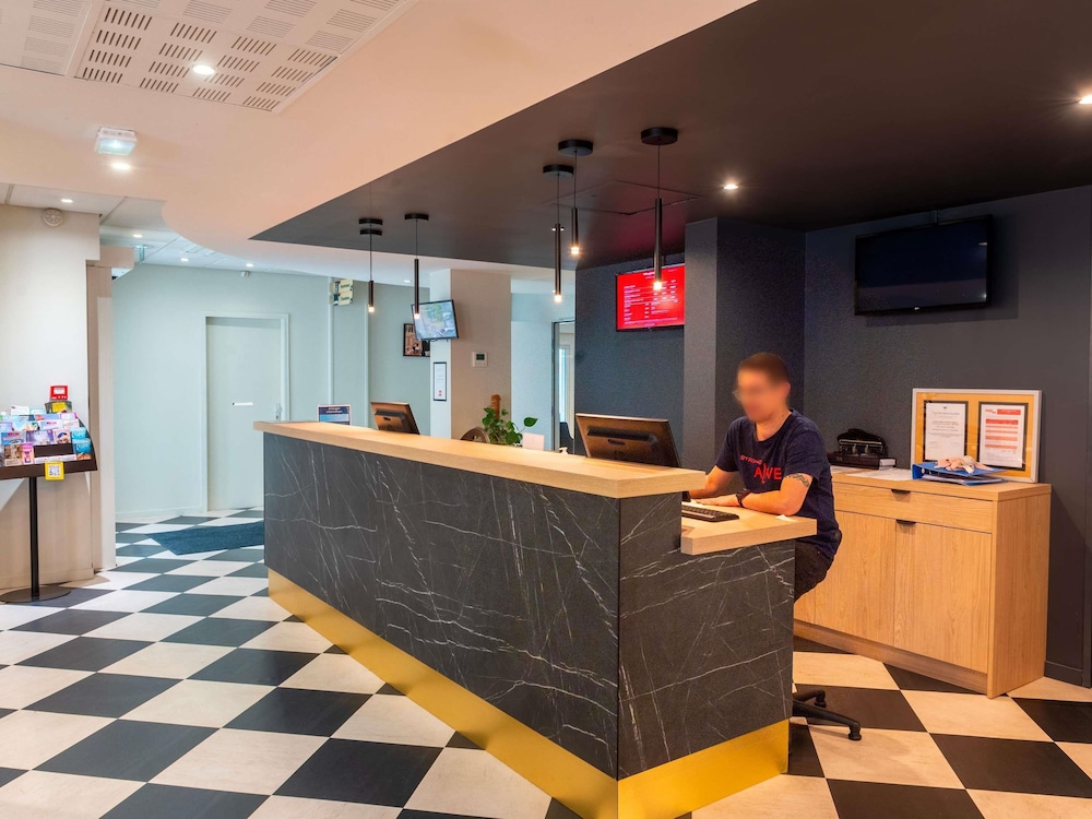 Ibis Lyon Est Bron 7/67
