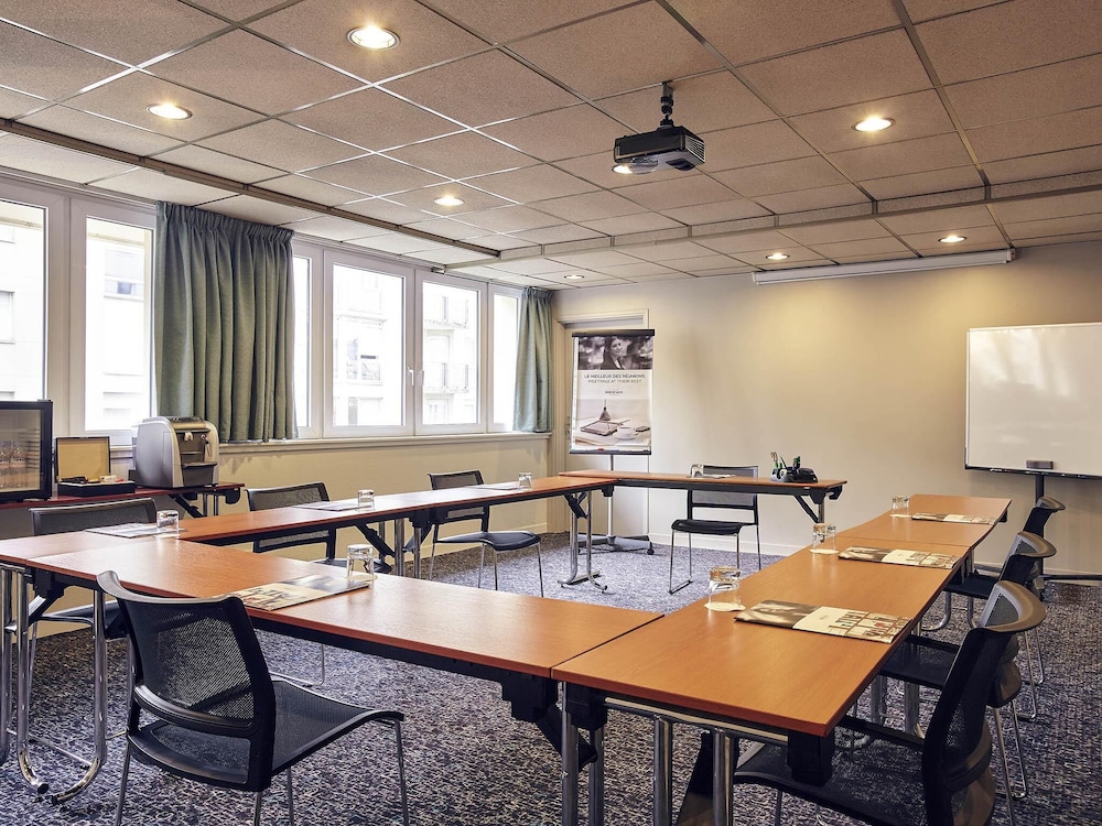 Mercure Marne la vallee Bussy St Georges 49/52