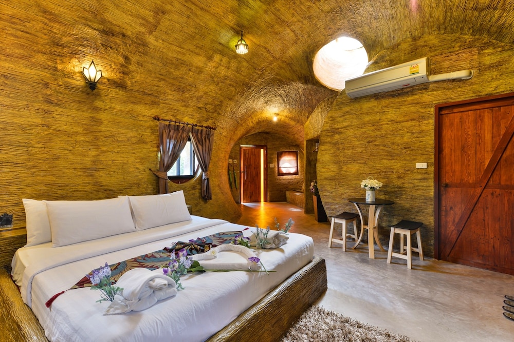 Theerama Cottage Resort 18/84
