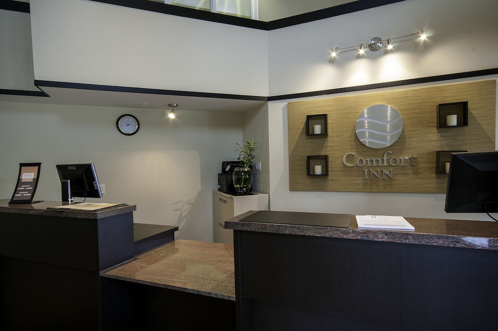 Comfort Inn Huntsville Ontario 8/40