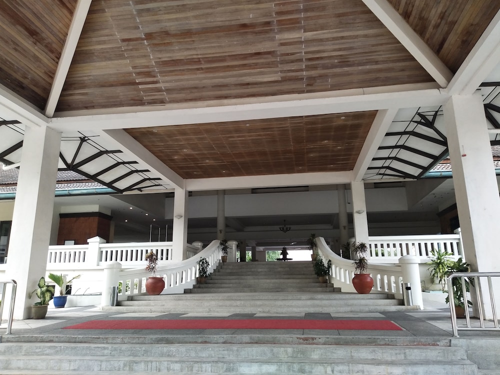 THE ORIENT STAR RESORT LUMUT 16/39