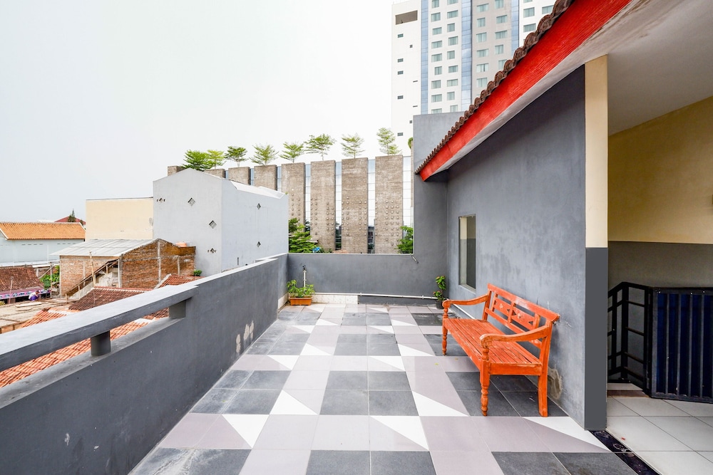 Hotel SUPER OYO 2209 Solo Point Guest House Syariah 30/31