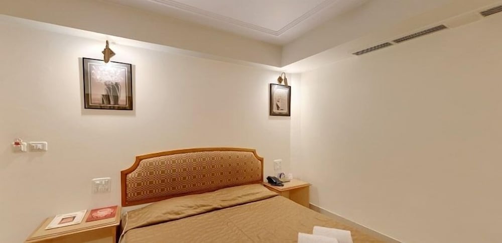 Hotel Kanchandeep 24/38