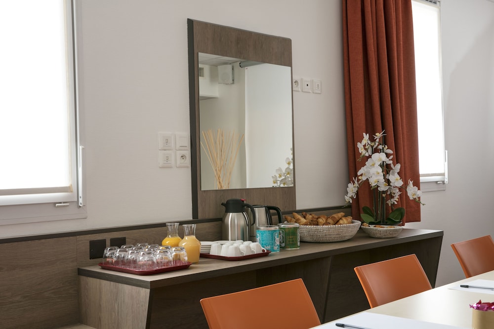 Hotel Clermont Estaing 40/40
