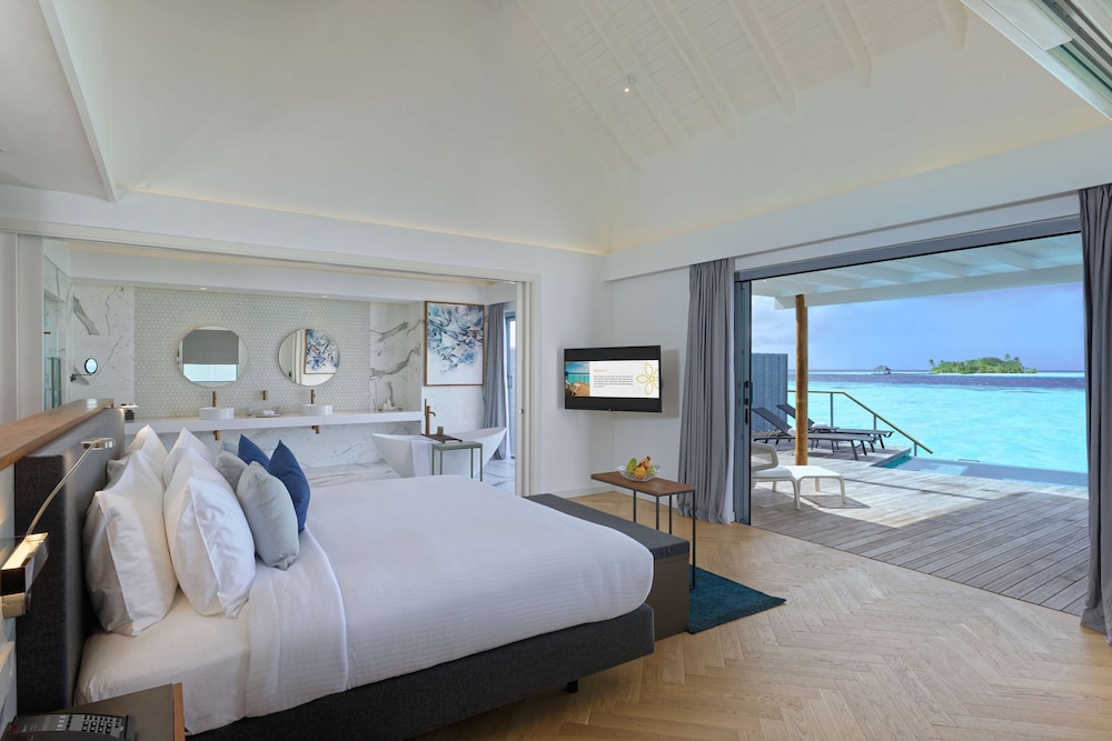1 Bedroom, Overwater, Villa, King Bed, Private Pool, OUTRIGGER Maldives Maafushivaru Resort 4/8
