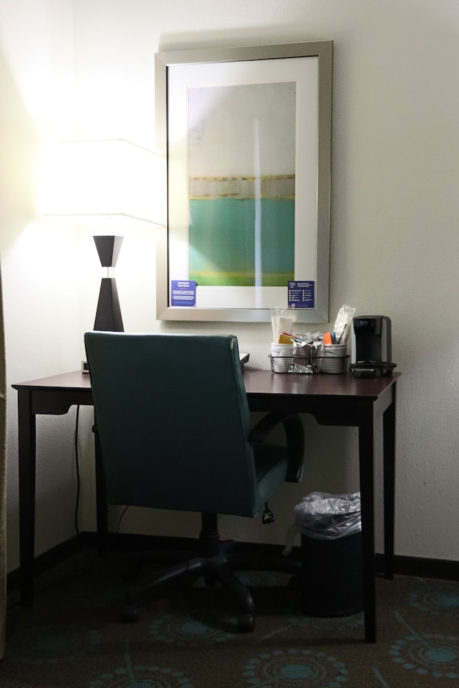 Hampton Inn Fayetteville 57/62