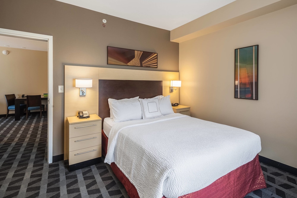 Towneplace Suites Jacksonville Butler Boulevard 16/50