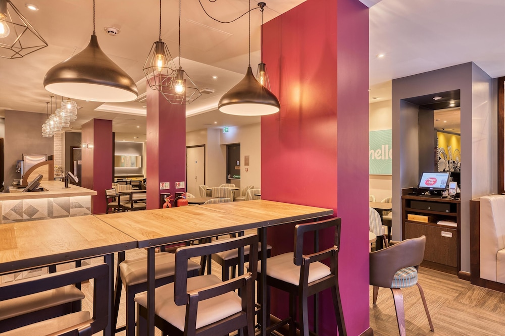 Premier Inn London Uxbridge Town Centre 32/44