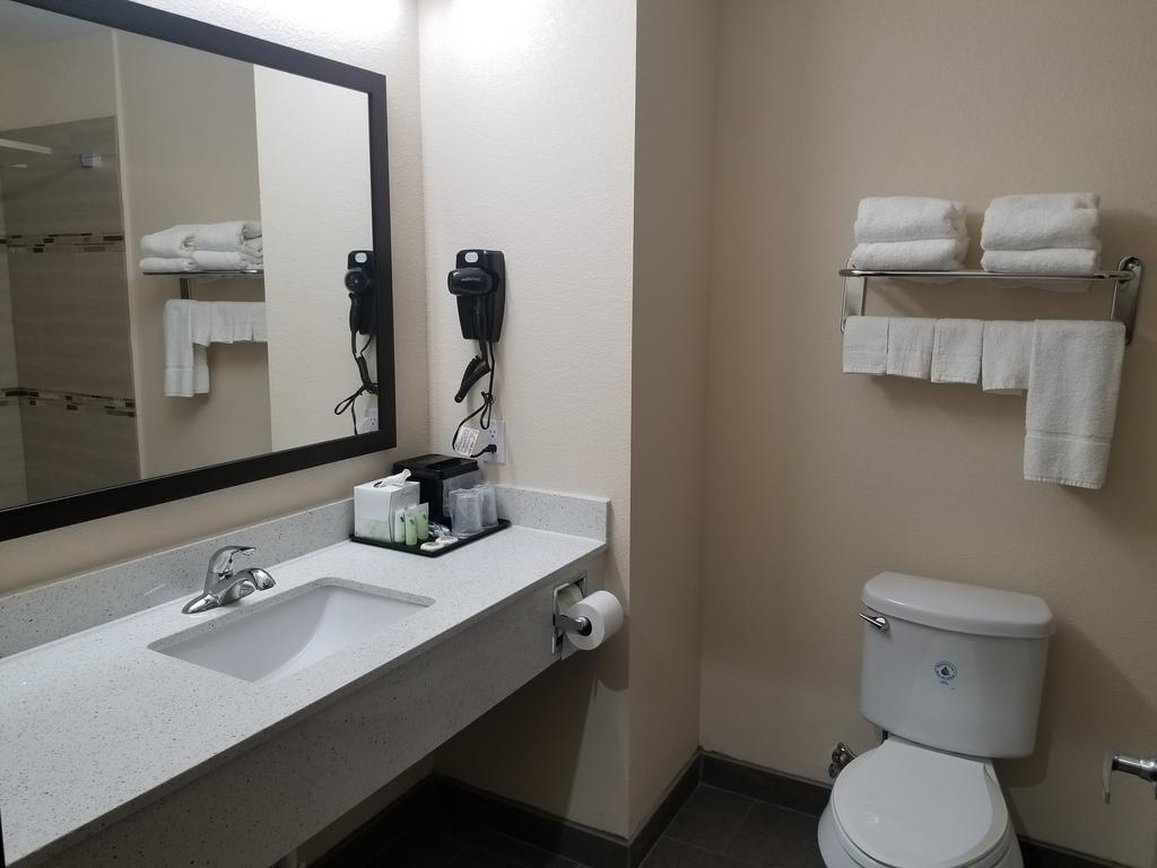 Scottish Inns and Suites Bay City TX 7/7
