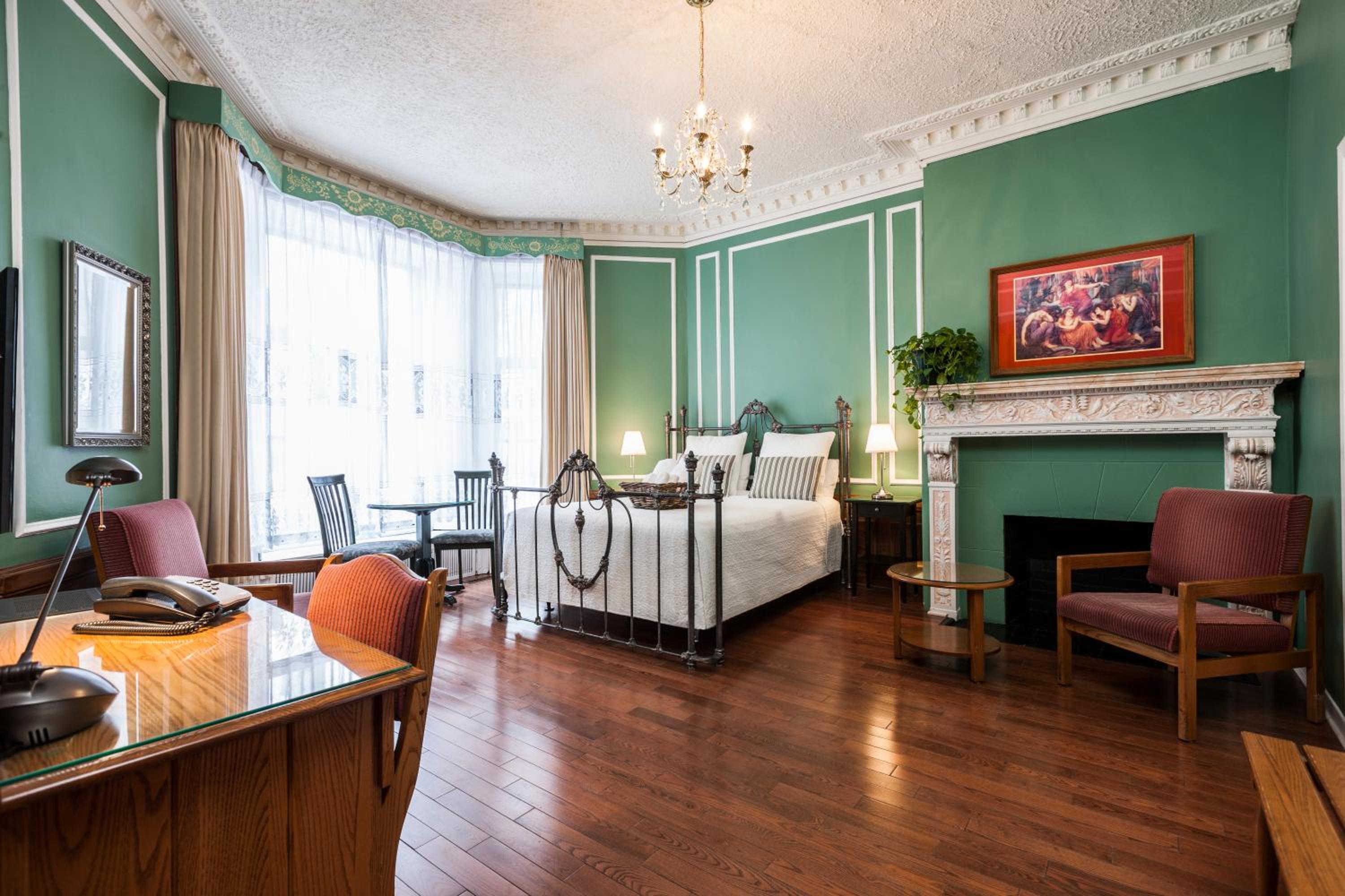 Hotel Chateau de l Argoat 33/50