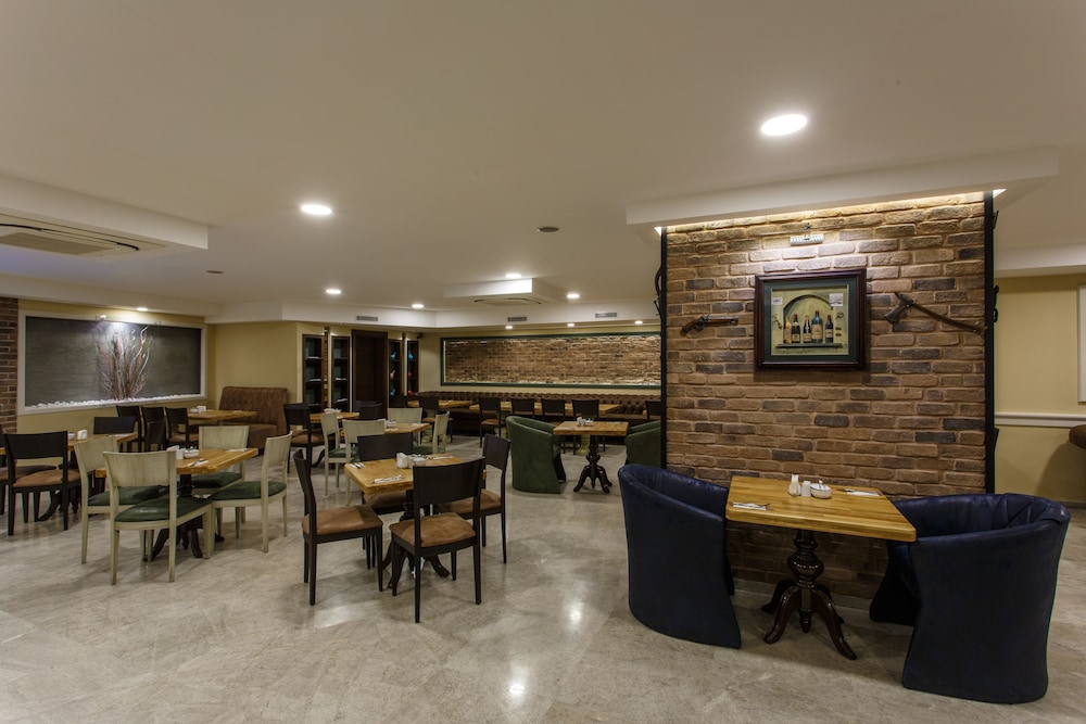 ANTROYAL HOTEL 42/50