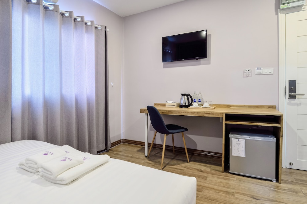 Suite, Double Bed, De Lavender Bangkok Hotel 6/9