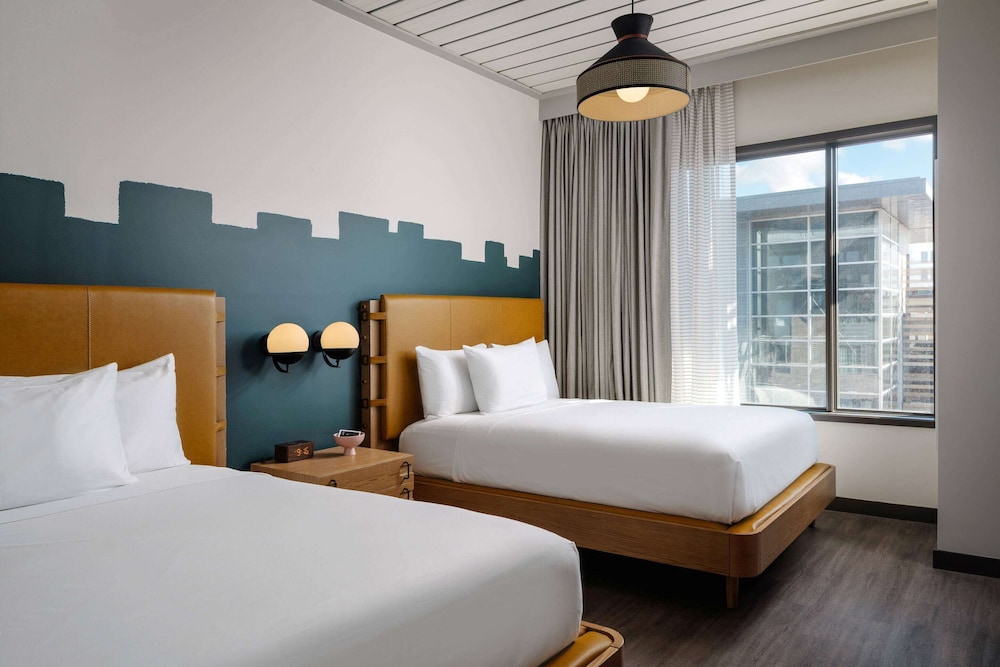 DELUXE, 2 QUEEN BEDS