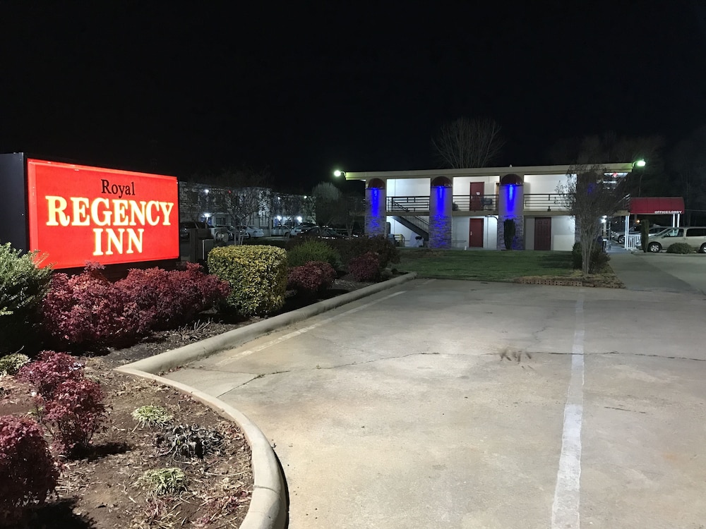 Regency Inn 38/49