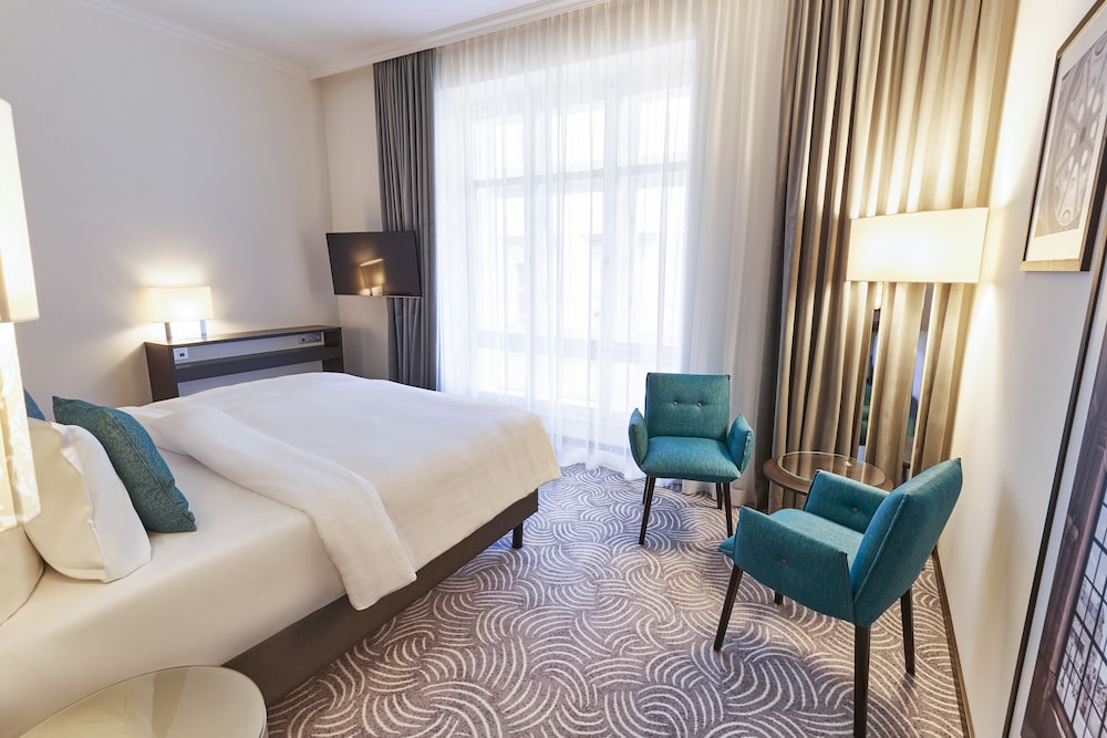 Steigenberger Hotel Herrenhof 23/70