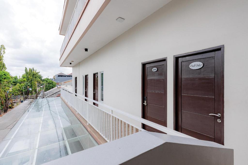 RedDoorz near Taman Palem 5/45