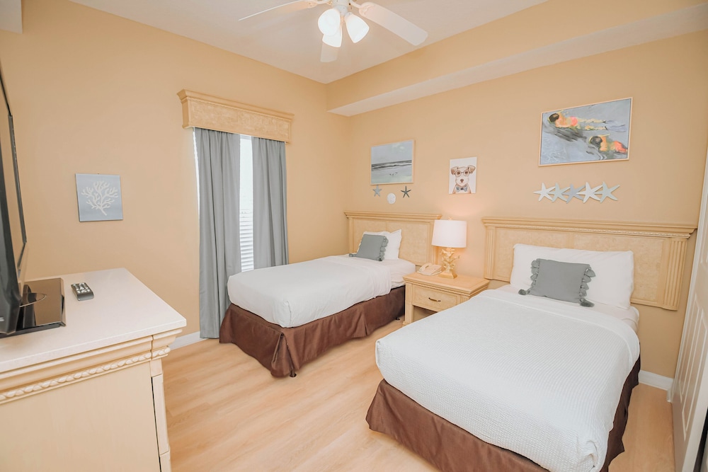3 Bedrooms, Superior, Suite, King and Twin Beds, Queen Bed, 3 Bathrooms