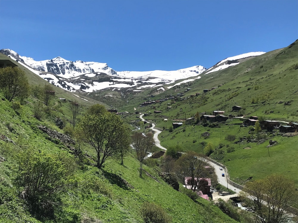 Yedigoller Hotel & Restaurant 38/47