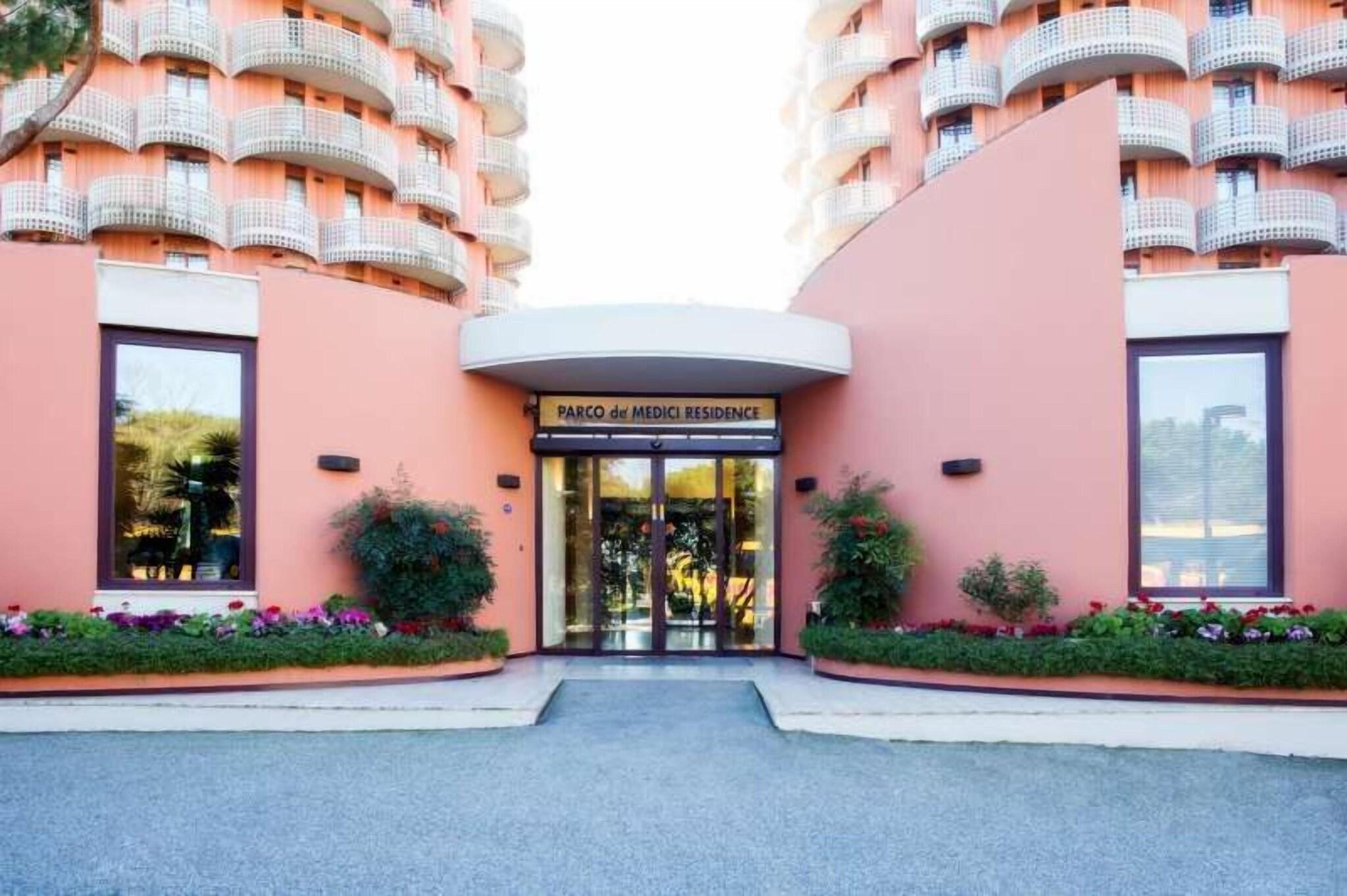 Parco De Medici Residence Hotel 35/39