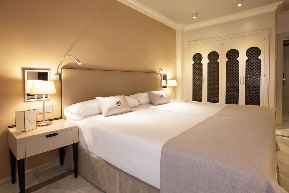 غرفة ثلاثية، Vincci Albayzin Hotel 10/10