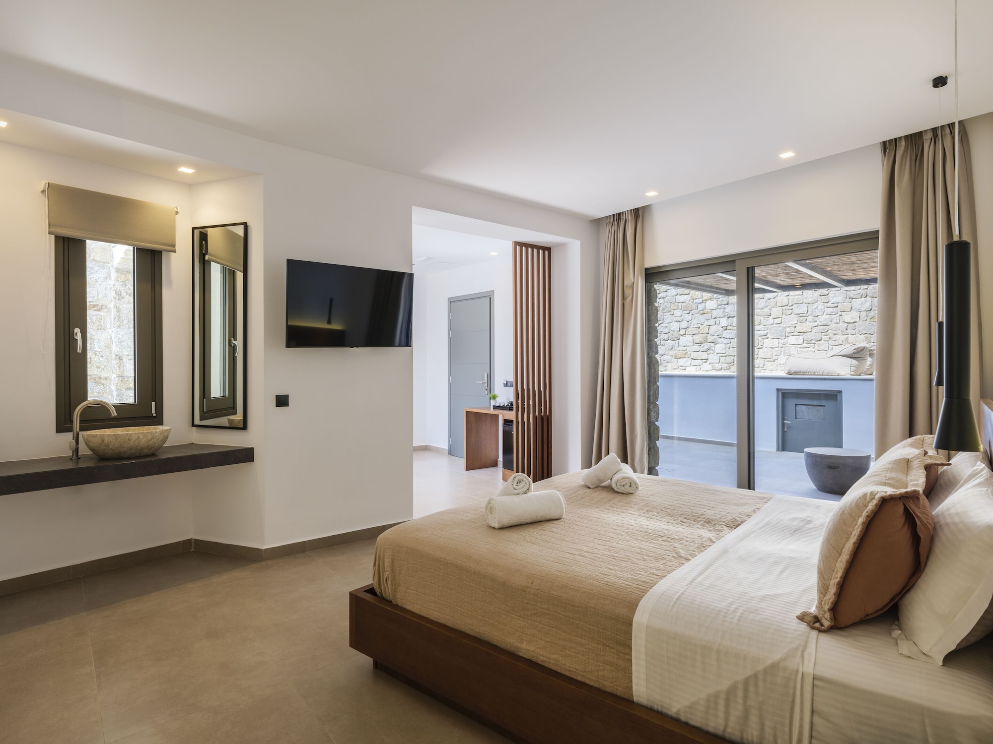 Backyard, Premier, Suite, King Bed, Plunge Pool