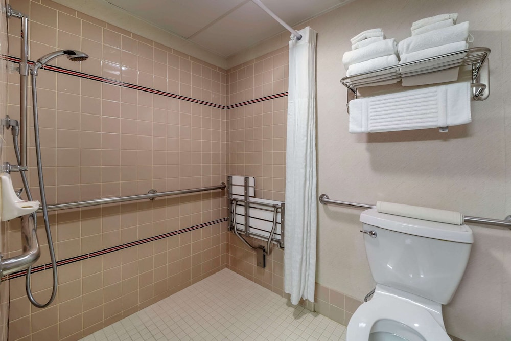 Comfort Inn Humboldt Bay 20/37