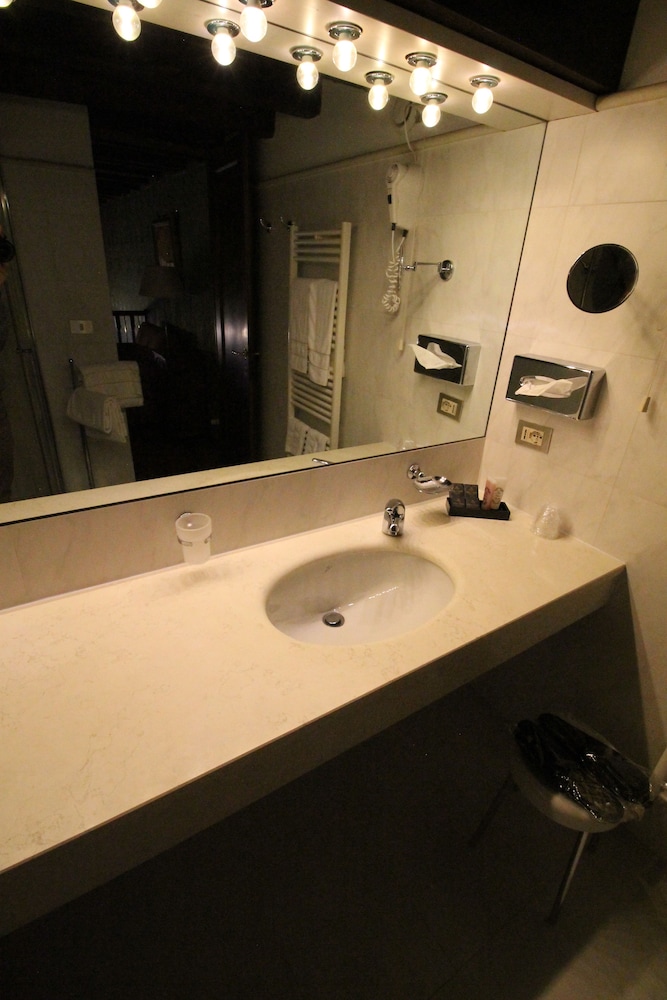 Hotel Palazzo Abadessa 49/50
