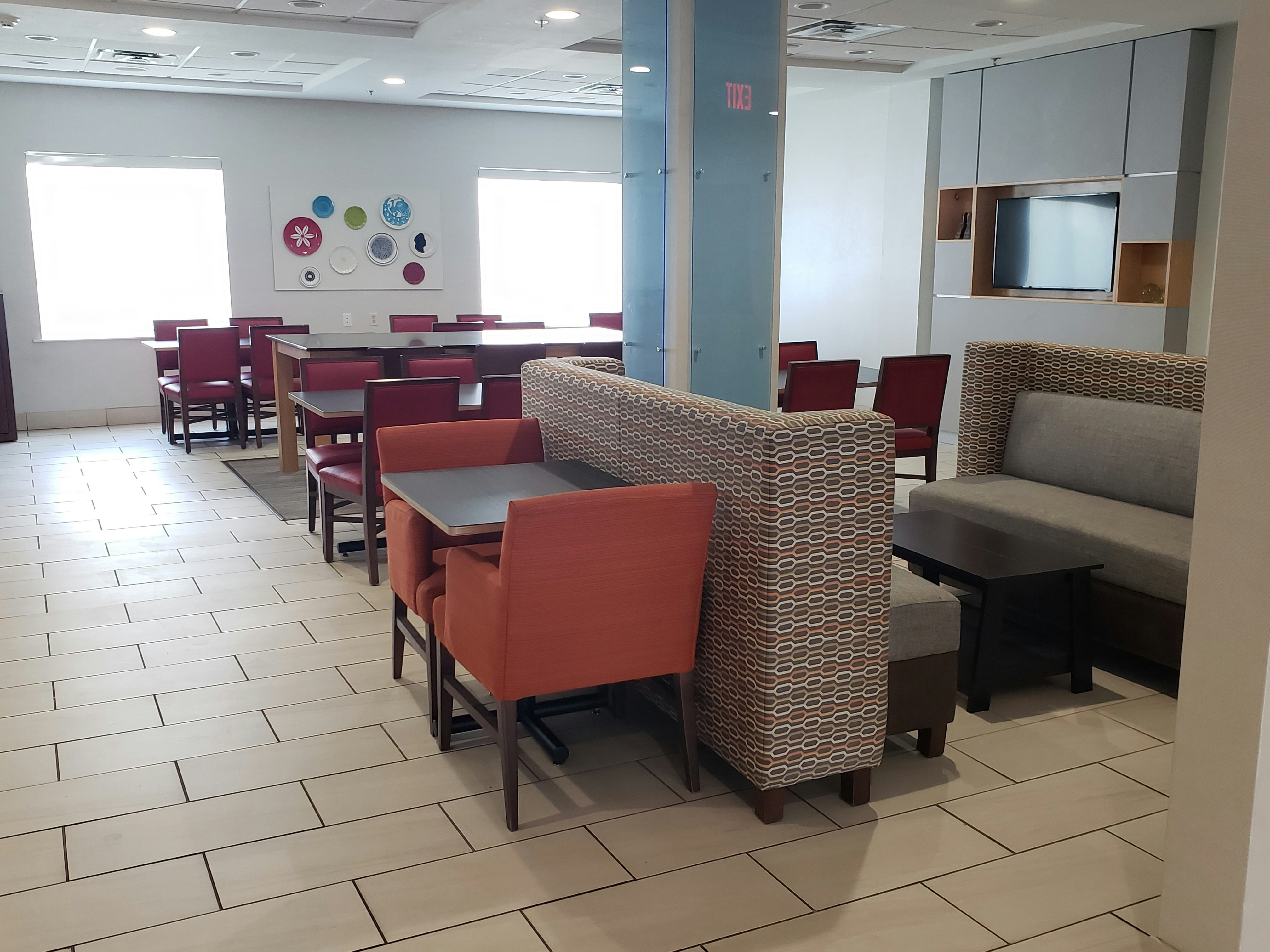 Holiday Inn Express Hotel Suites San Angelo 33/58