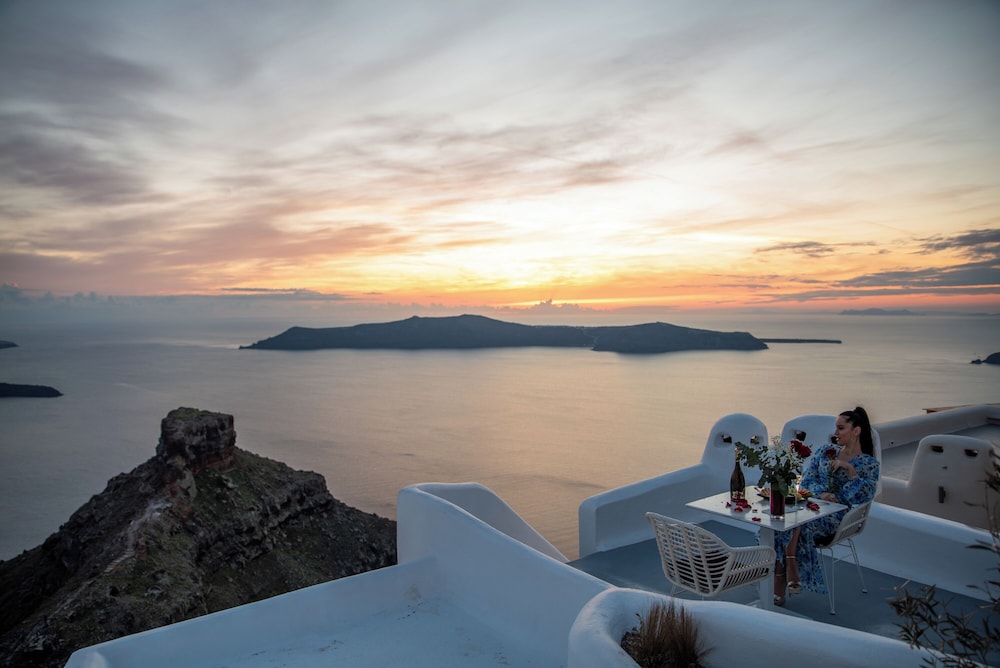 Heavens Edge Cliffside Villas & Suites 39/50