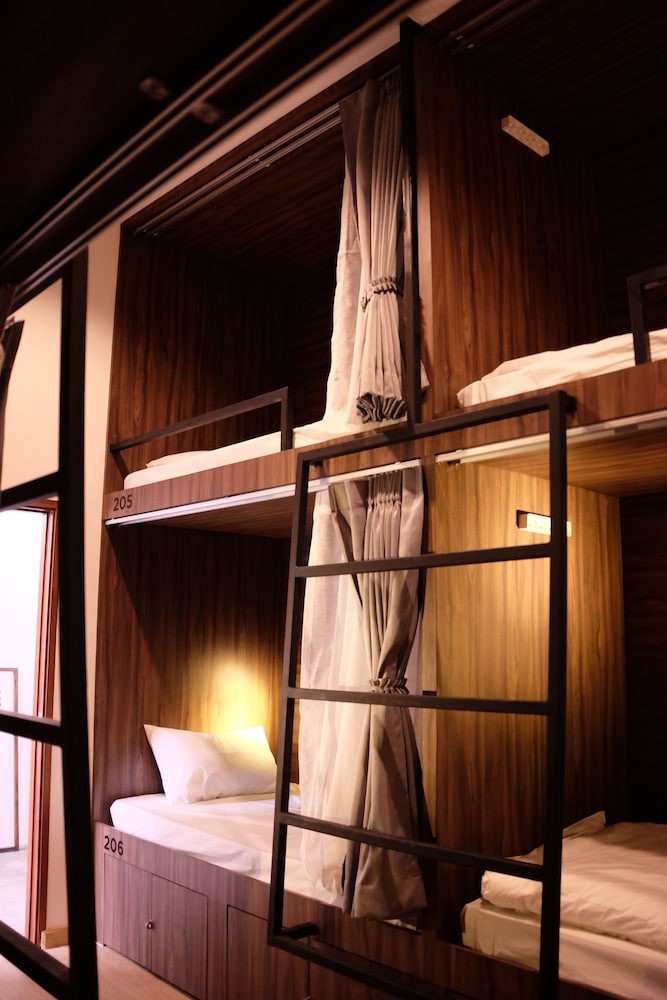 Hostel Urby 30/45