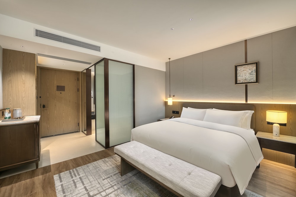 Supreme, King Bed, Sofa, Hot Spring Bath