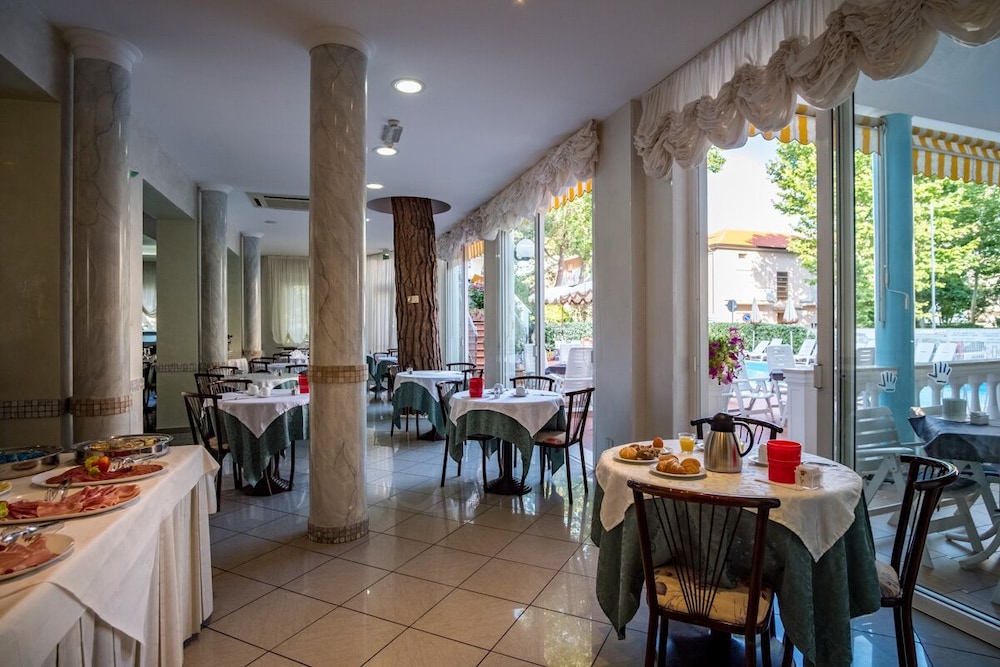 Hotel Villa Dei Fiori 42/56