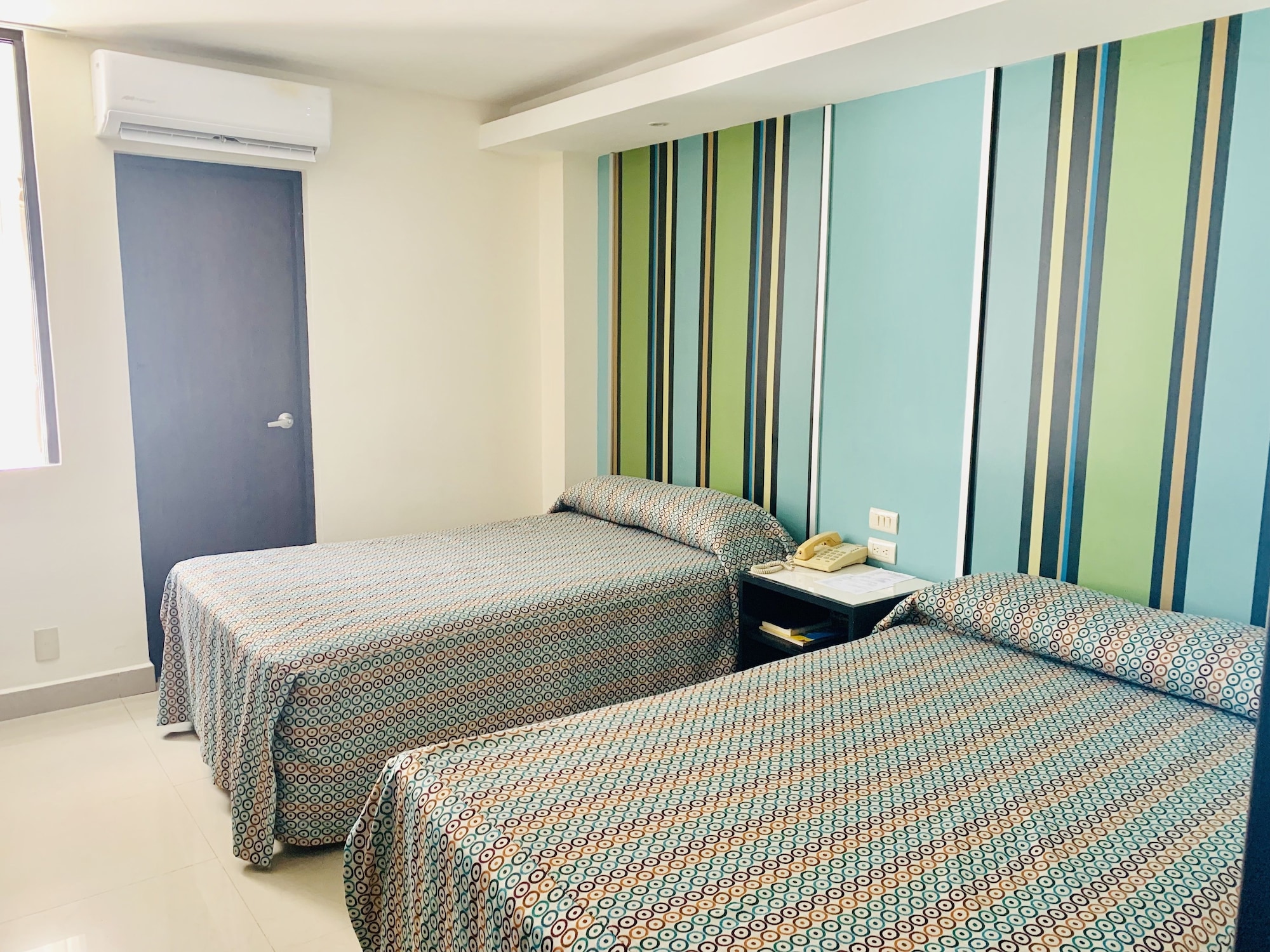 Standard, 2 Double Beds