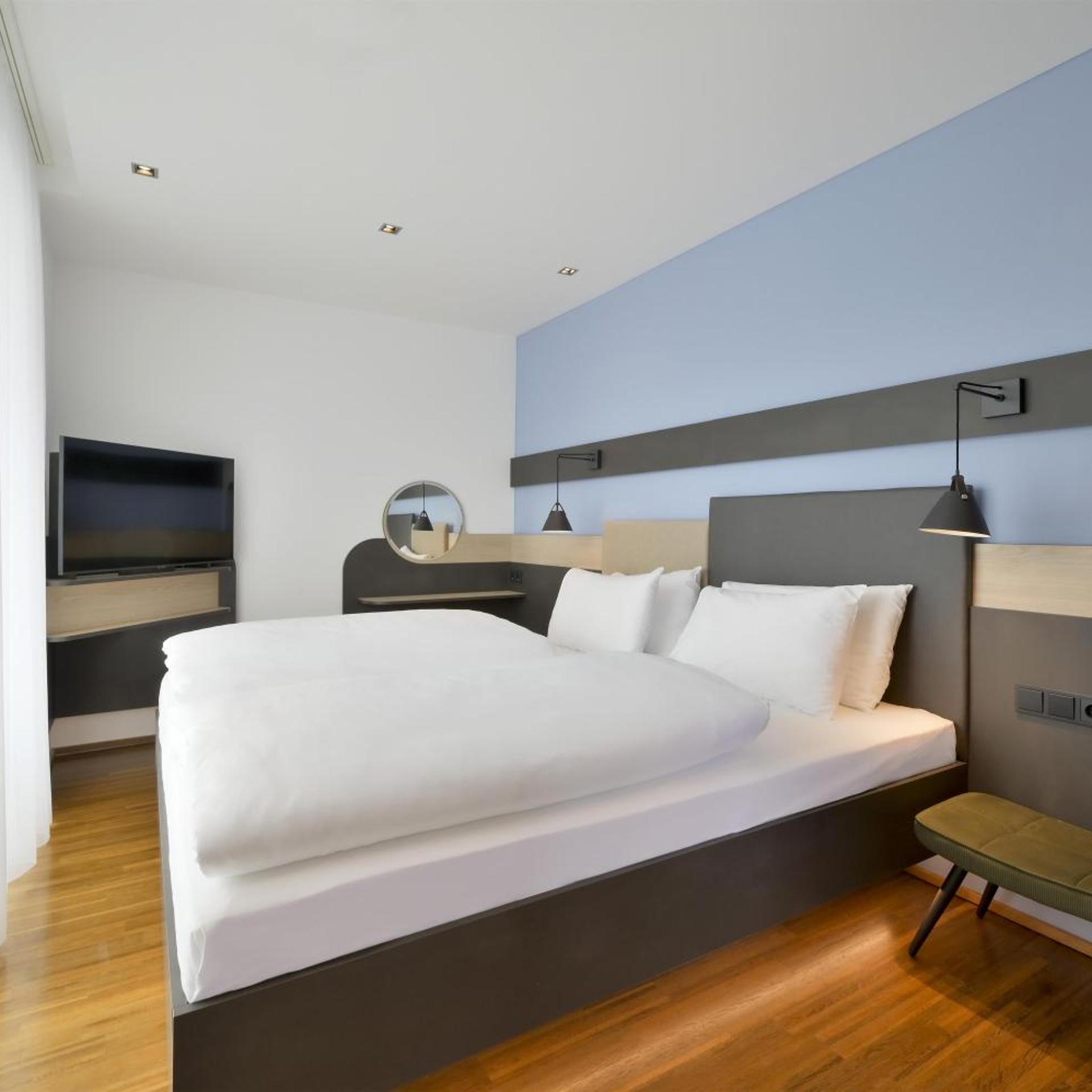 3 Rooms, Apartment, 2 Double Beds, Balcony, Kitchen, Top Floor