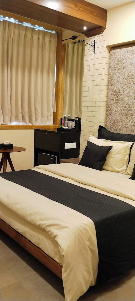 Premium, Queen Bed