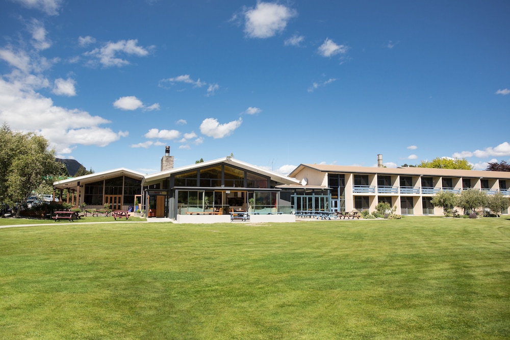Wanaka Hotel 1/37