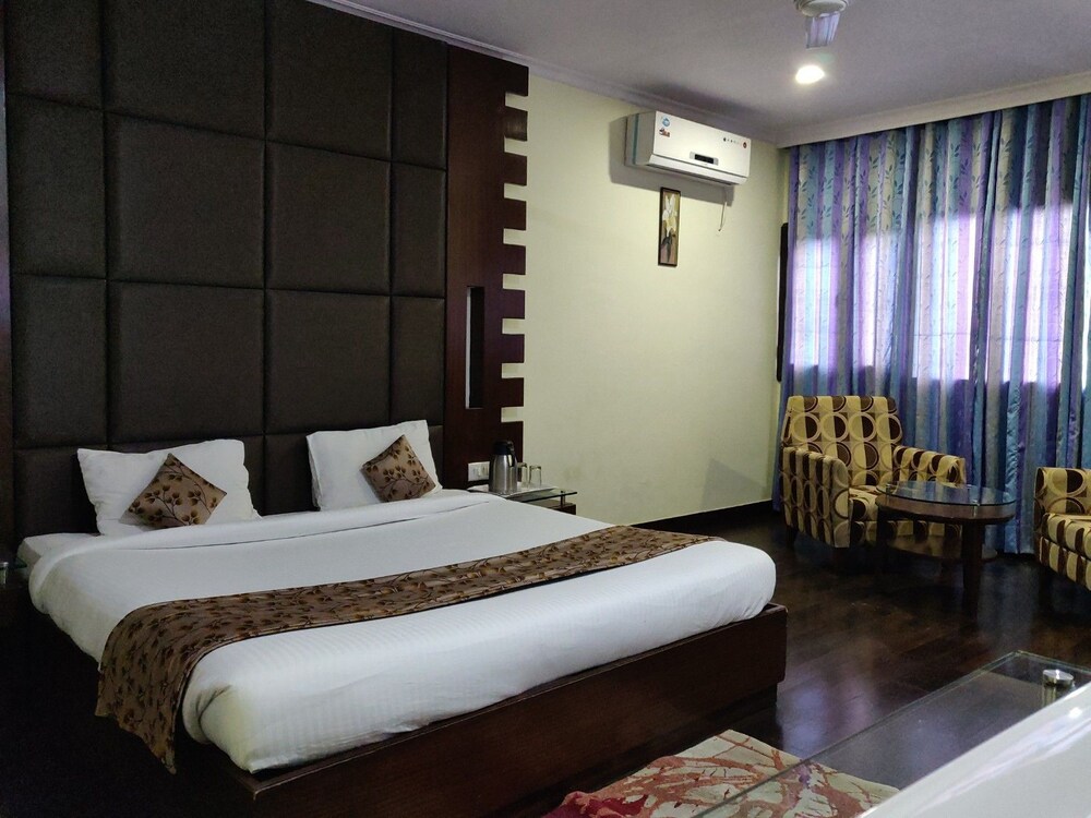Hotel Ck International 9/50