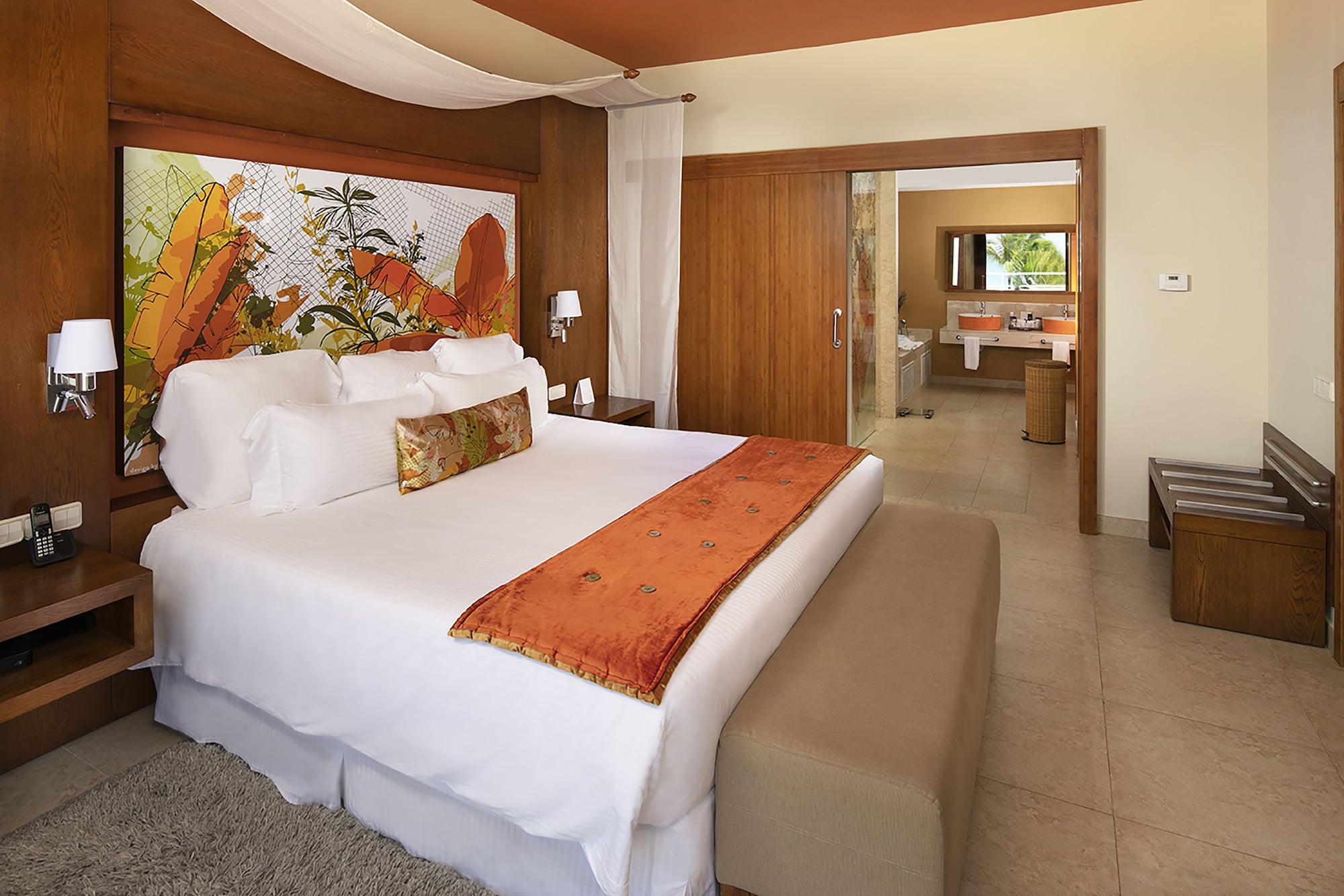 Allure, Junior Suite, King Bed, Pool View