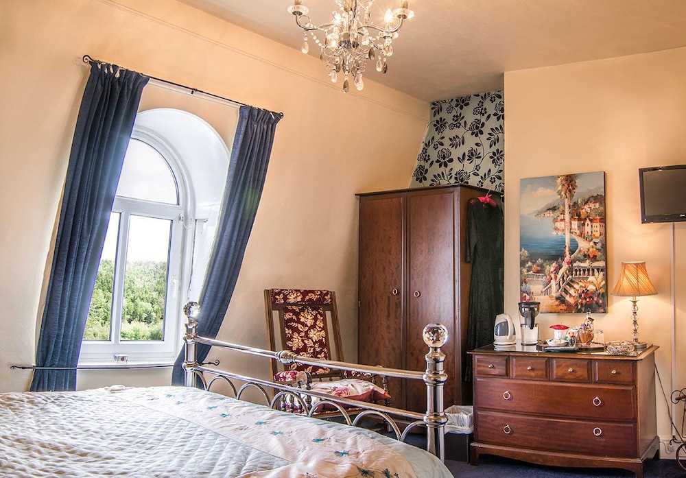 Creston Villa Guest House 12/33